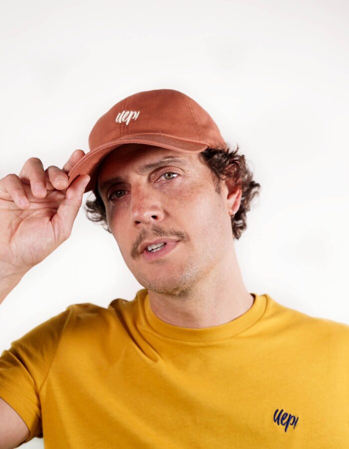 Gorra visera amb brodat "Uep"