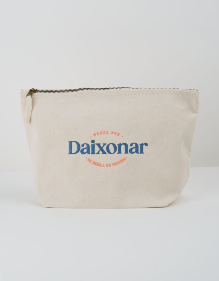 Necesser amb brodat "Daixonar"