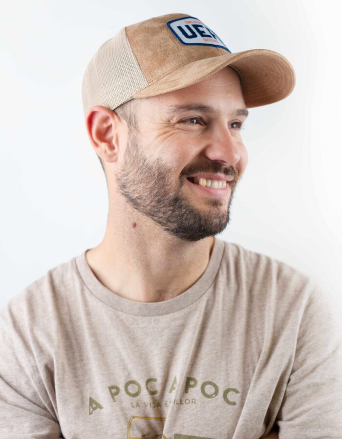 Gorra visera de pell girada "UEP"