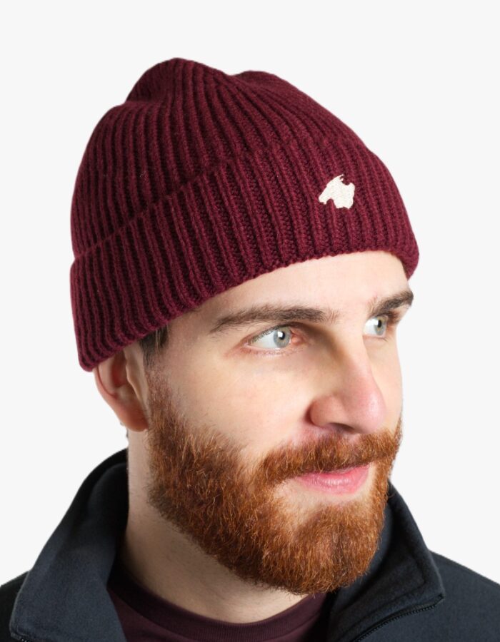 Gorra de punt burdeus amb brodat "Mallorca"